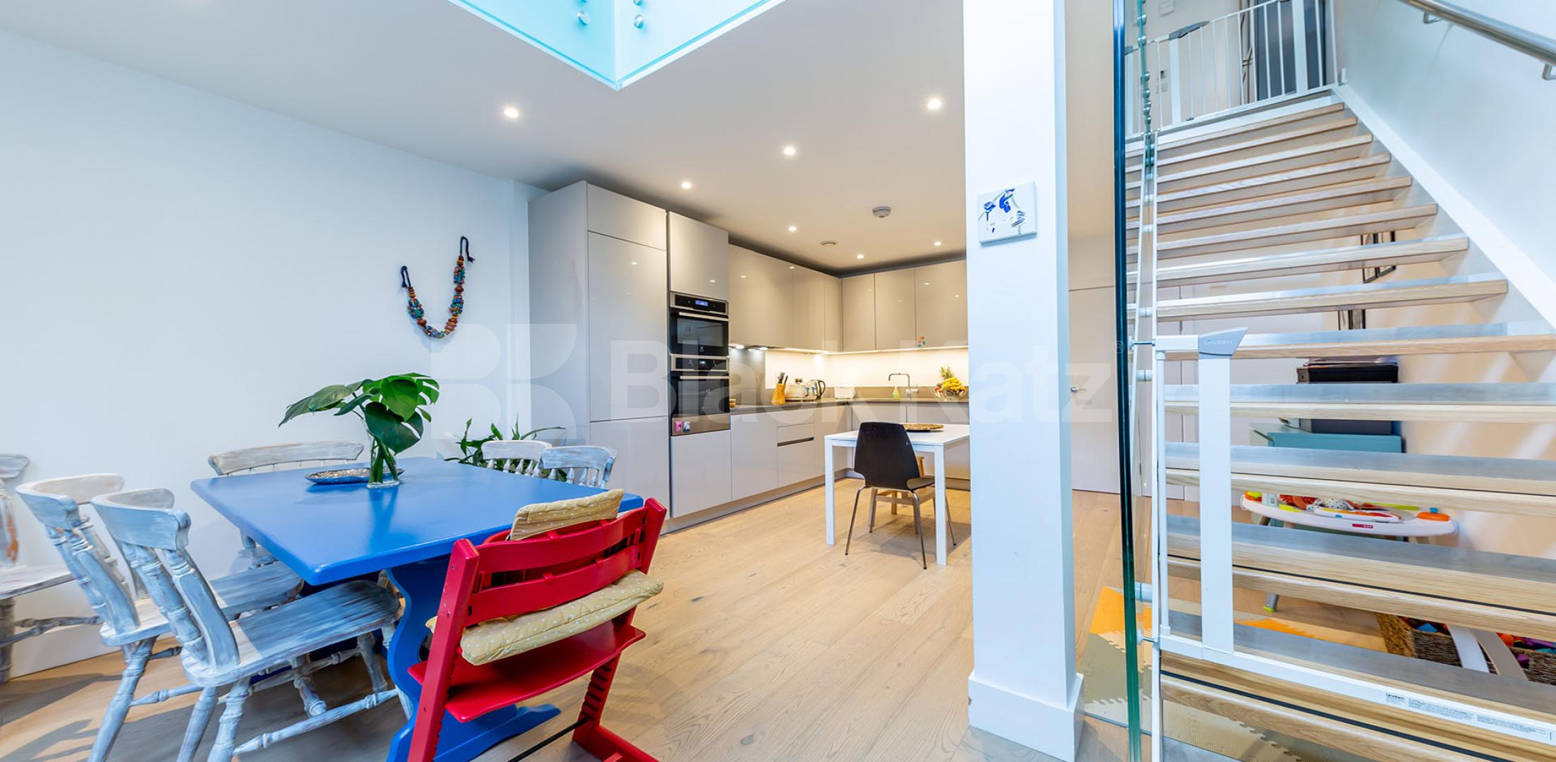 			2 BED 2 BATH + TERRACE!, 2 Bedroom, 1 bath, 1 reception Flat			 Rochester Place, CAMDEN